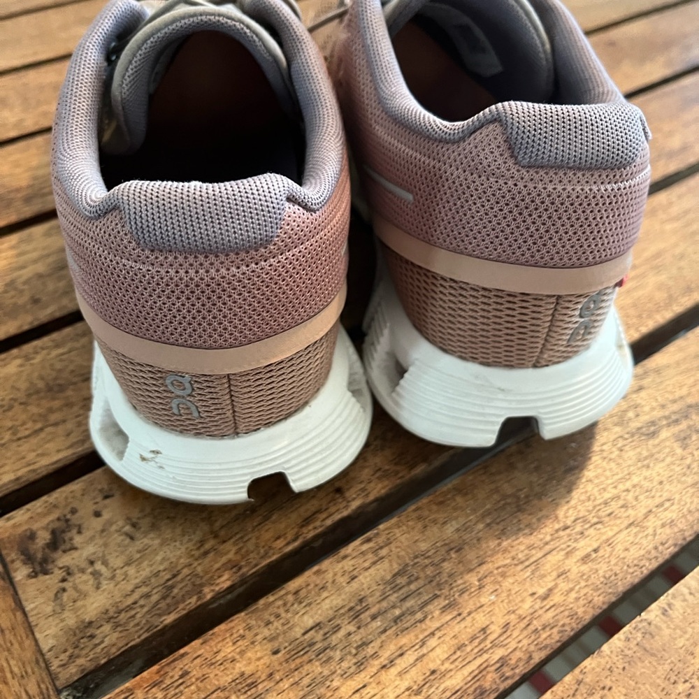 Boo Boo Alert!!!! women's On Cloud 5 running shoes Rosebrown/Fog Sz 6 - Picture 4 of 7